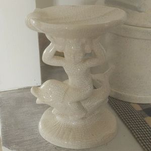 Vintage pedestal soap dish